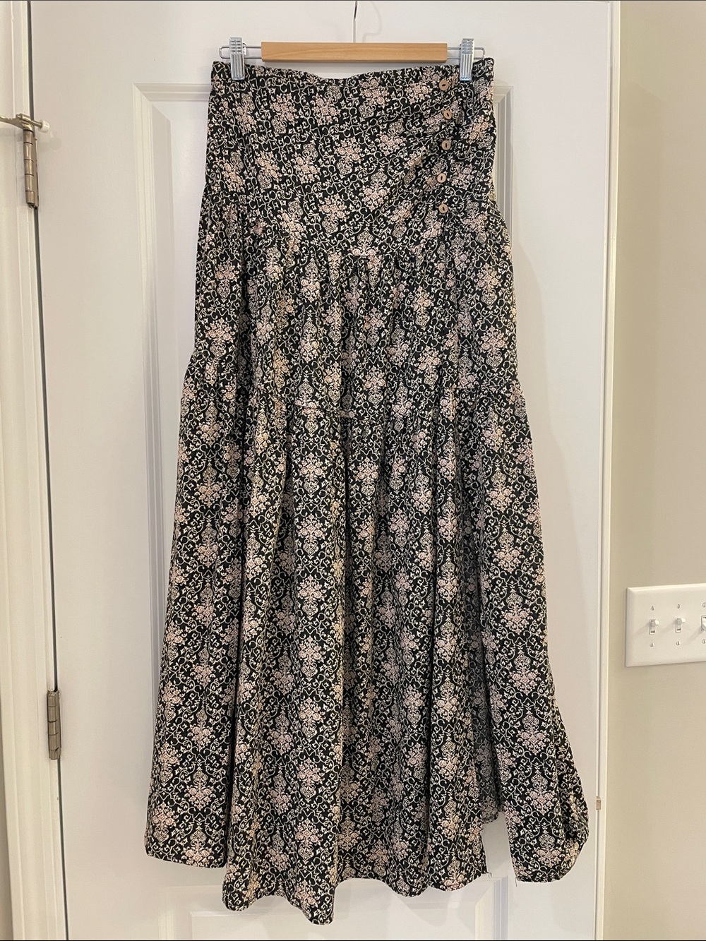 Black and Cream Print Maxi Skirt